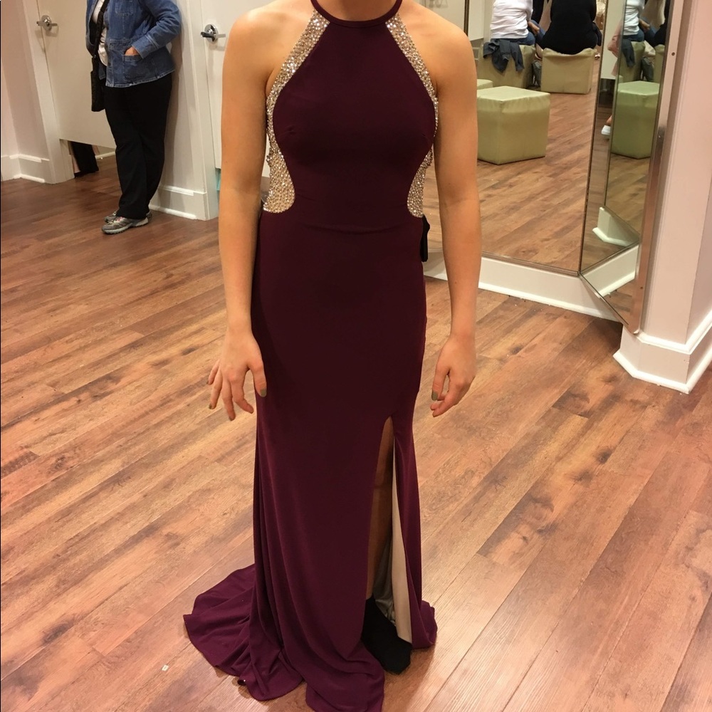 Maroon Halter-top Prom dress